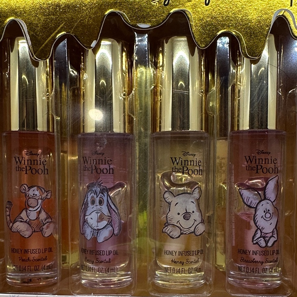 Disney Winnie the Pooh Palette and Lip Gloss set - Picture 8 of 9